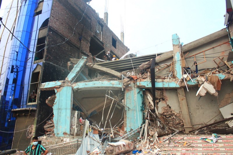 2013_savar_building_collapse.jpg