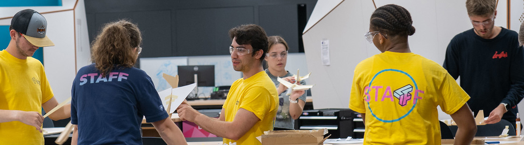 multiple student working in a lab